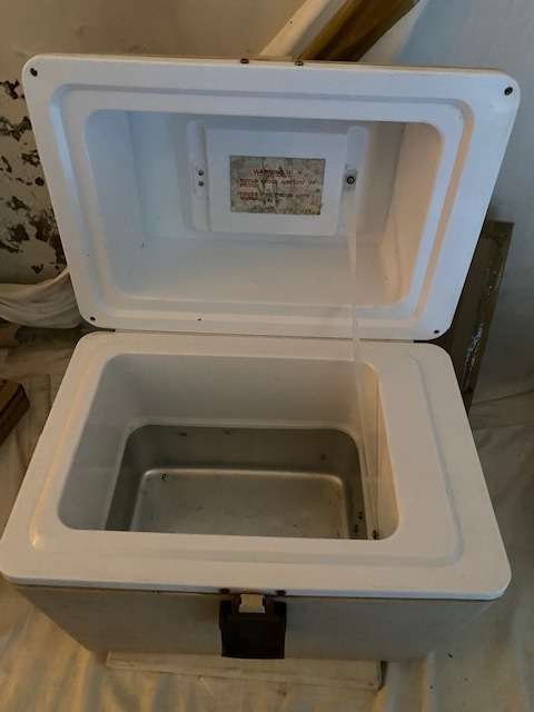 AMS MINI CAR FRIDGE AND WARMER: GREAT ITEM