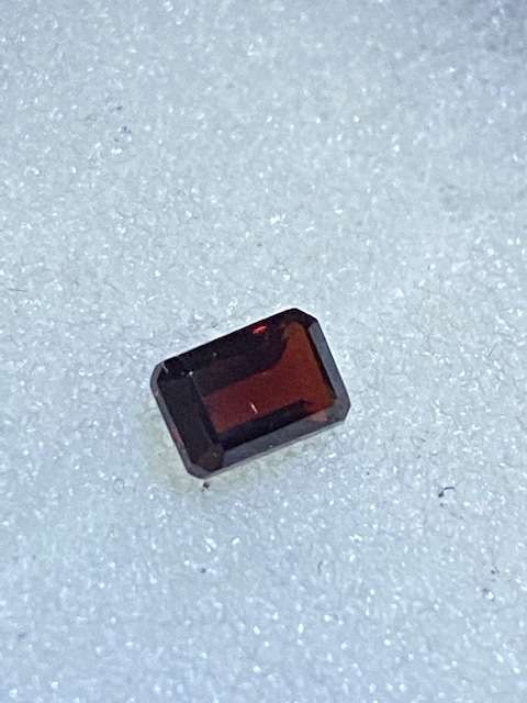 Gorgeous Pyrope garnet: 0.78 carat: Well cut: Actual image