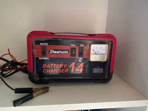 STADIUM Rapid battery charger