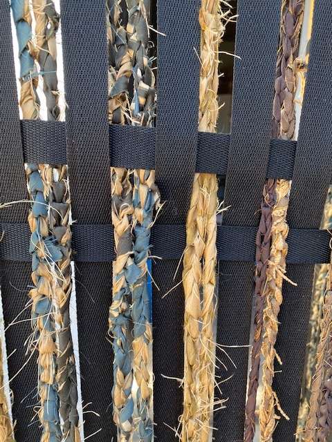 Beautiful Room divider/screen: New and in good condition: SALE!!!! BARGAIN