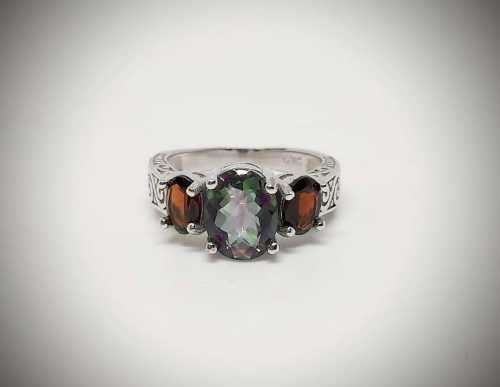 New hallmarked Steling Silver Mystic Topaz and Garnet Ring: 3.35 ct: US Size 7