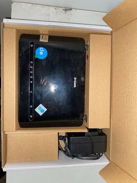 Wireless ADSL2+ 3G USB ROUTER PLUS Set of unopened connectors