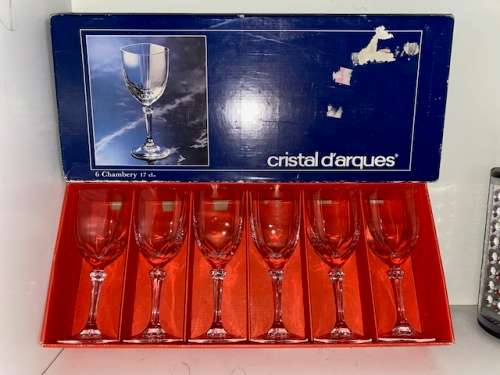 6 CRYSTAL D`ARQUES Wine Glasses in top condition in original box