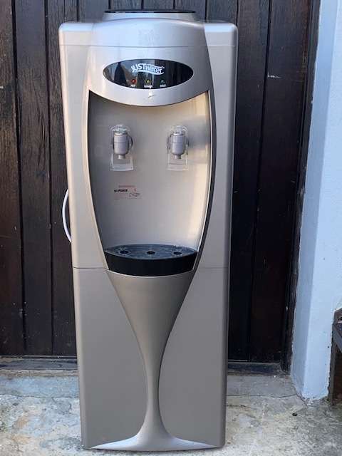 JUST WATER Purifier and Dispenser in very good condition: APP 1000 mm in height: Bargain!!!