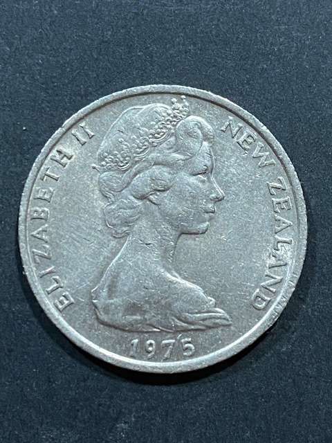 1975 NEW ZEALAND 10 CENTS COIN Good condition !!!
