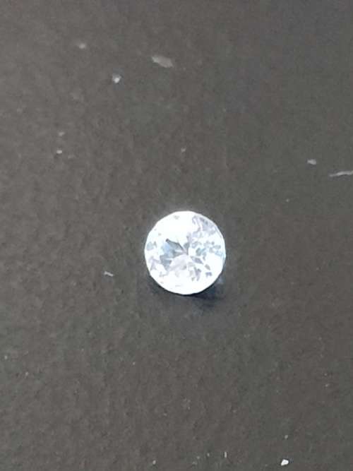 Gorgeous top quality .05 ct diamond: G colour: VVS clarity: Round brilliant cut