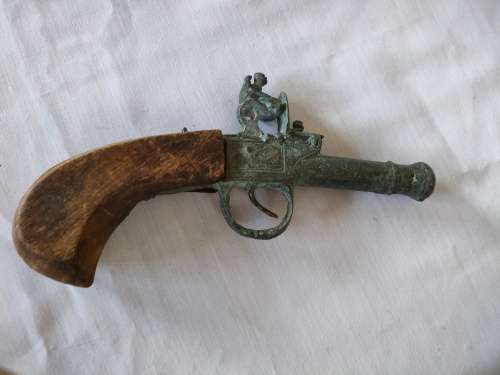 Flintlock reproduction in good condition