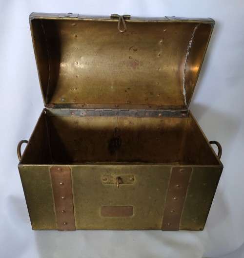 Gorgeous Vintage Brass Dome lid Trunk in excellent condition: 300 mm + in length