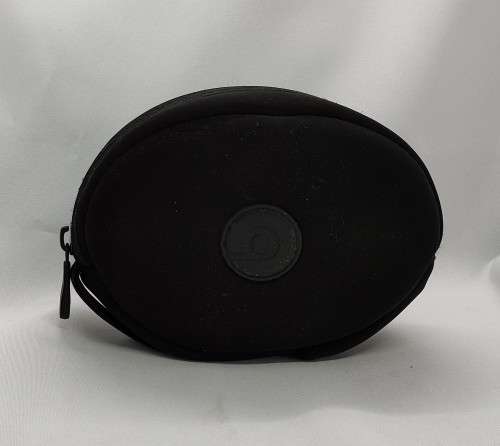 Beats by Dr Dre (Solo) with noise cancelling in R500 bag in as new condition, HUGE DISCOUNT