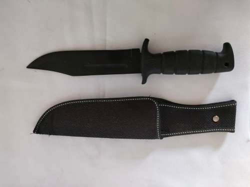 New Knife/ Dagger in sheath: