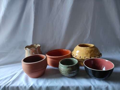 Collectable Pottery and ceramic lot: Good condition: