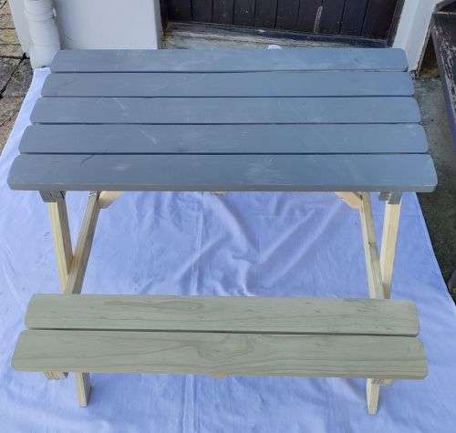 New Kids bench: Lovely item