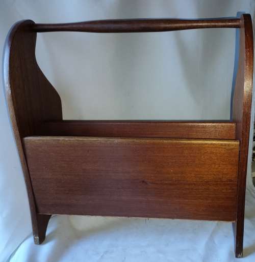 Lovely Teak Magazine rack : Good condition: