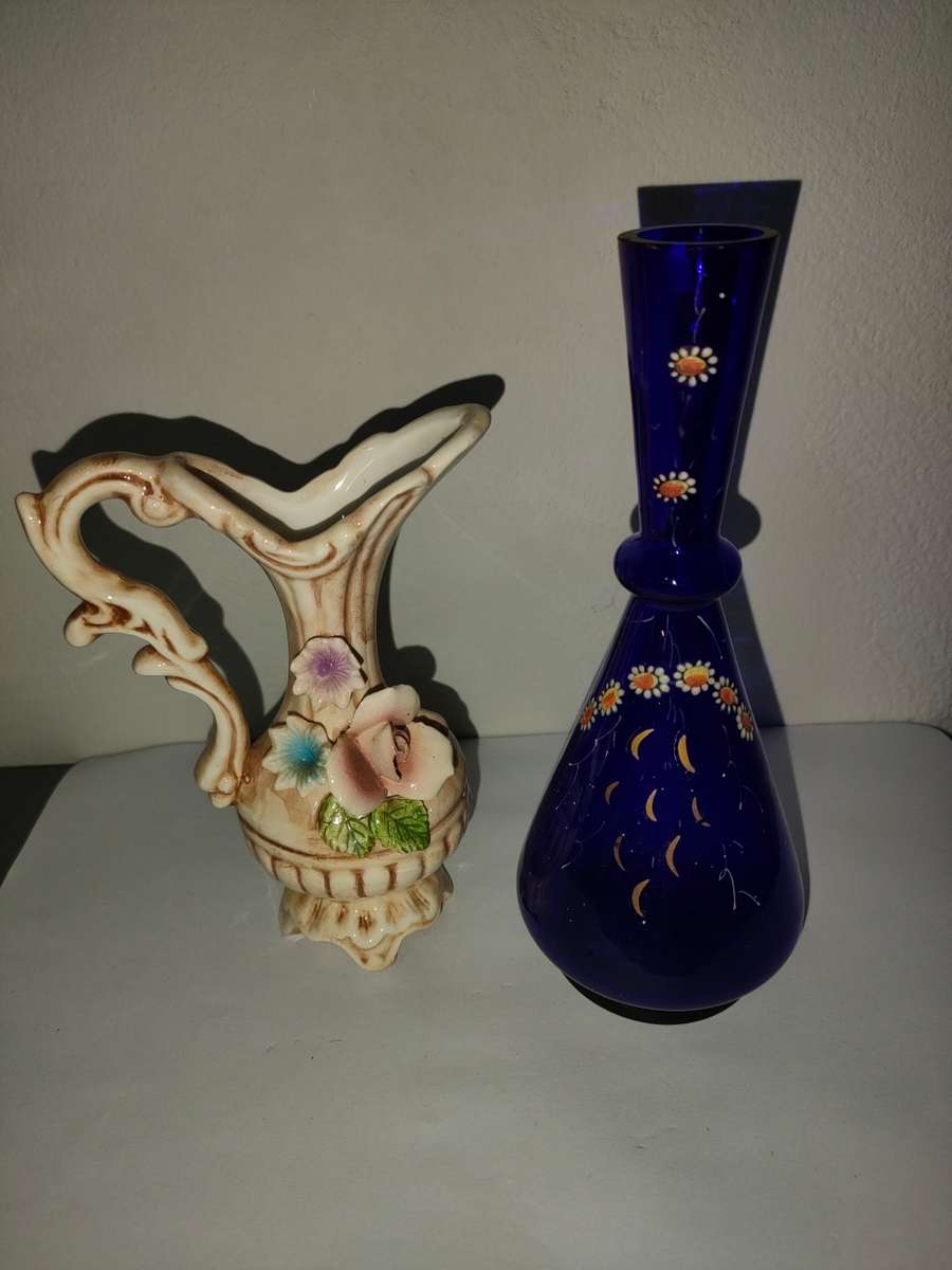 Gorgeous Vintage Porcelain Pitcher (135 mm high) and blue vase (170 mm high)  : No damage