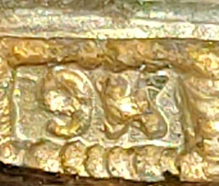 GORGEOUS 9 ct Gold and Sterling Silver ring with Diamond insert: Size: Open Extendable: Weight 3 gr