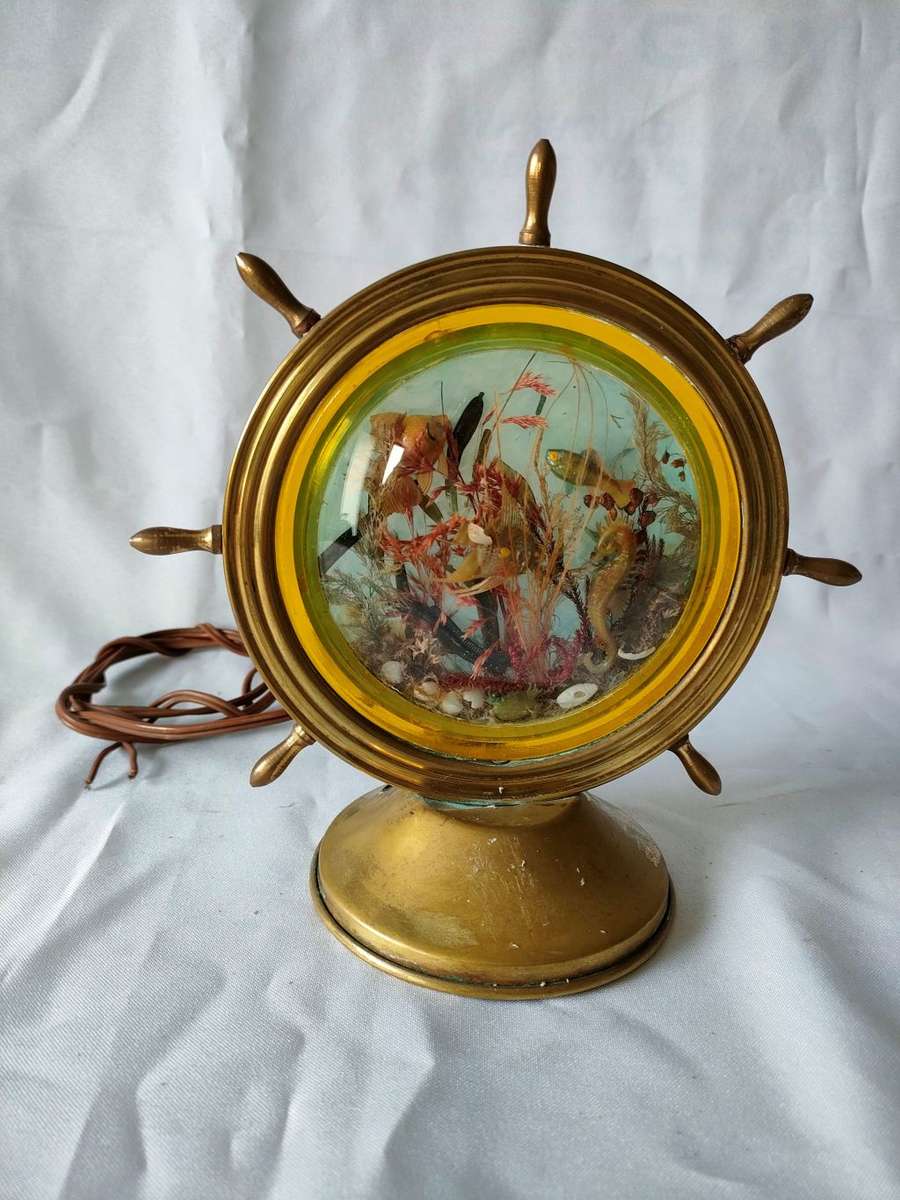 Rare Fish `Áquarium:` wooden and brass bedside/table lamp in good condition:210 x 200 mm