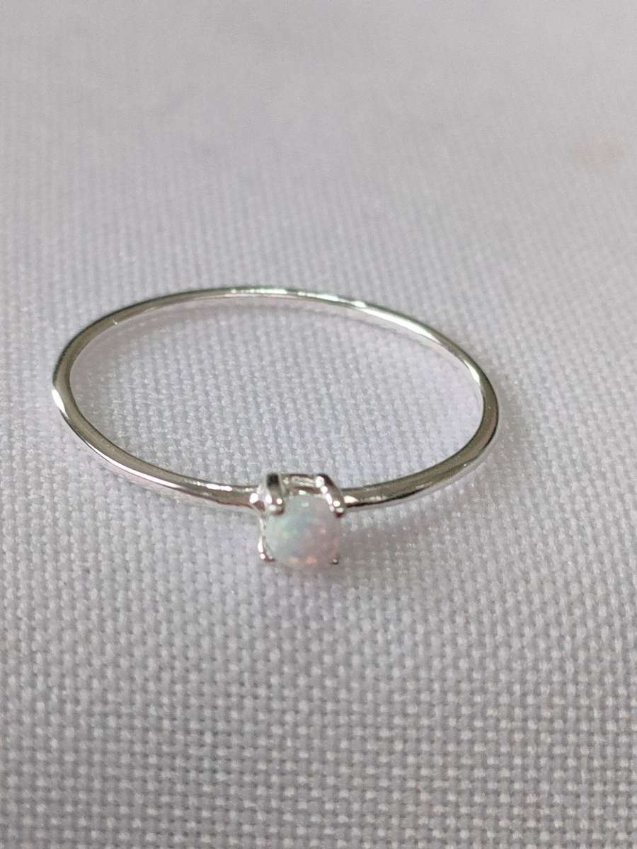 Sterling Silver Fire Opal ring: Stunning piece: Size US 7: