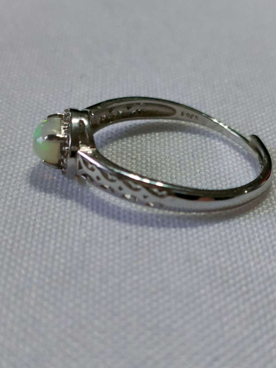 Australian Opal sterling silver ring - adjustable size - 0.80 ct