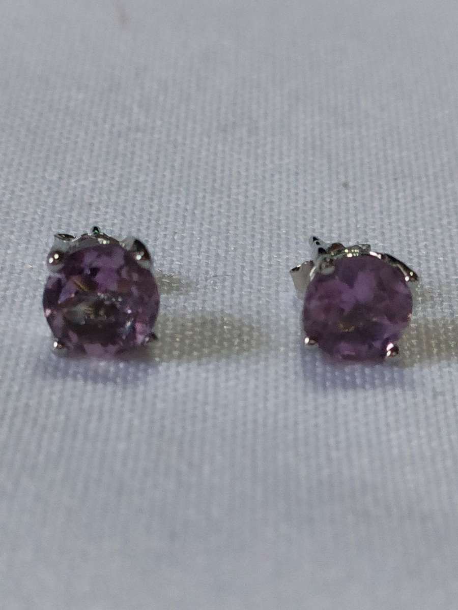 Sterling Silver Amethyst stud earrings : Stunning piece