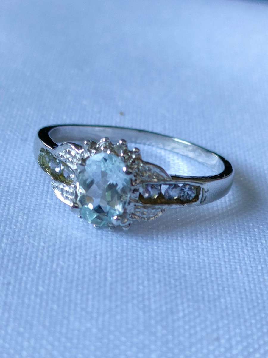 Sterling Silver White Topaz, Tanzanite and diamond ring: Stunning piece: Size: US7Weight: 1.30.ct+