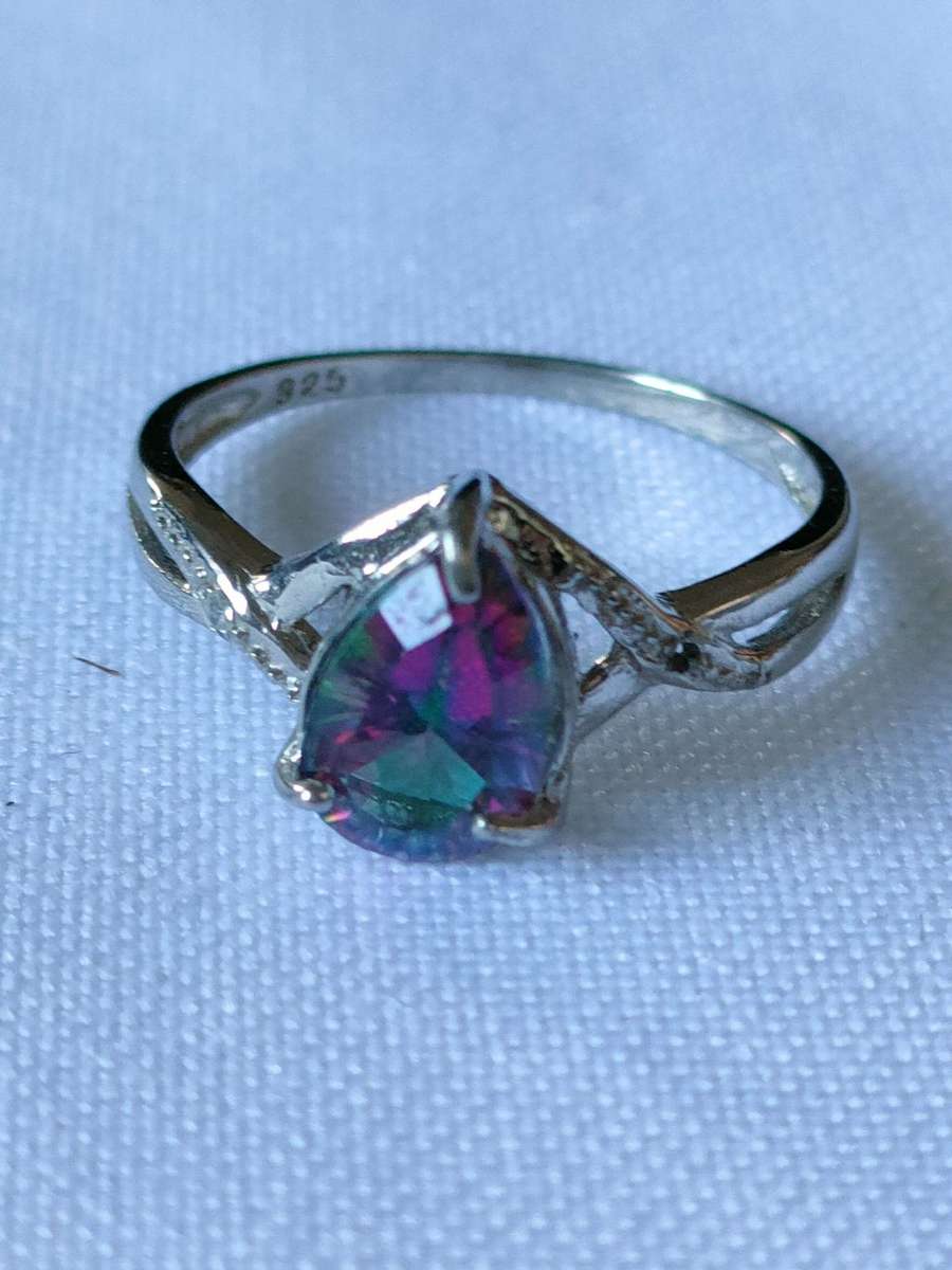 Sterling Silver Mystic Topaz and diamond ring: Stunning piece: Size: US7 Weight: 1.50.ct+