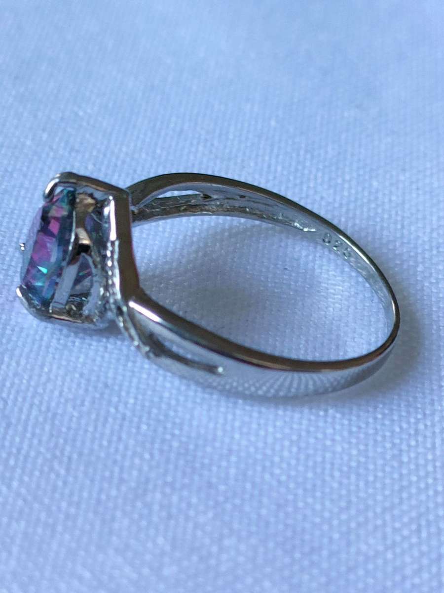 Sterling Silver Mystic Topaz and diamond ring: Stunning piece: Size: US7 Weight: 1.50.ct+