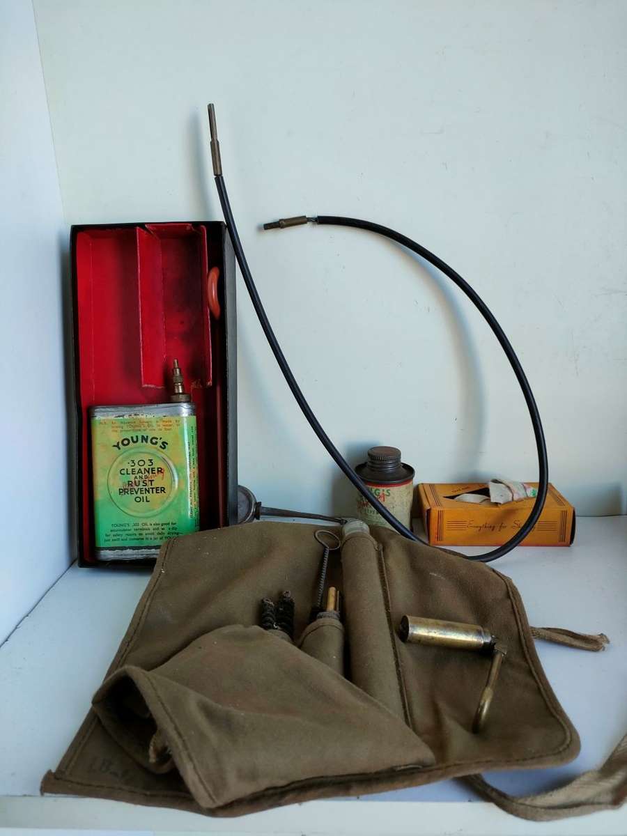 Vintage Rifle cleaning kit, incl tools, brushes, .303 oil etc in pouch Selling As Is