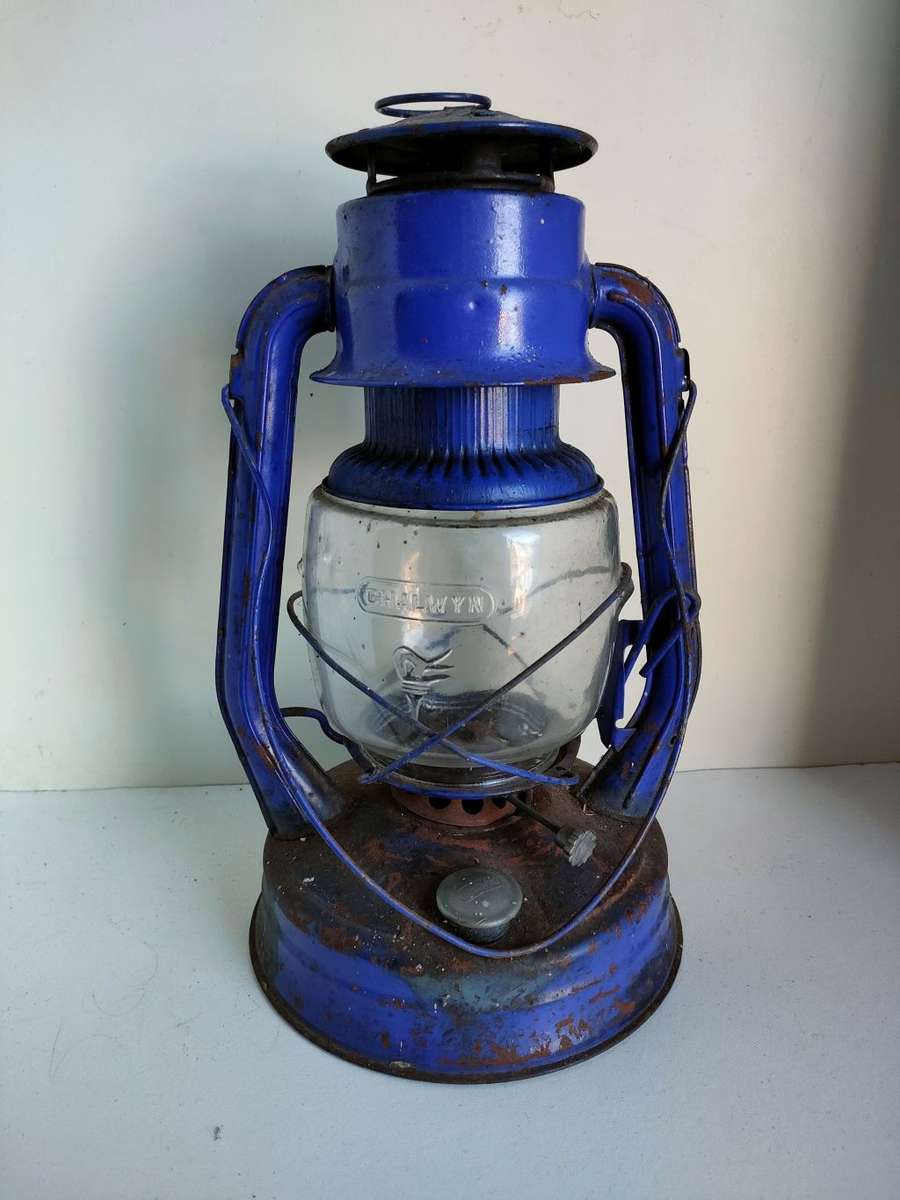 Lovely Vintage Chalwyn storm lantern  Good condition