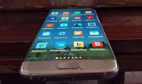 Gold Samsung S7 Edge - In box with papers. (Contract Ended)