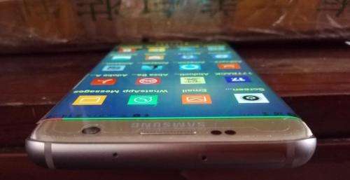 Gold Samsung S7 Edge - In box with papers. (Contract Ended)