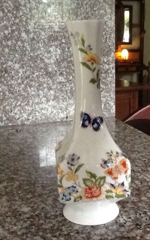 Aynsley bone china bud vase , cottage garden design