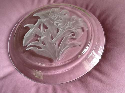 Lovely Crystal glass plate of lilies signed by T.Yamamoto
