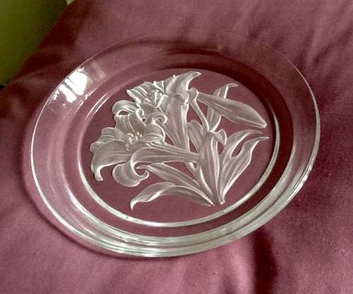 Lovely Crystal glass plate of lilies signed by T.Yamamoto