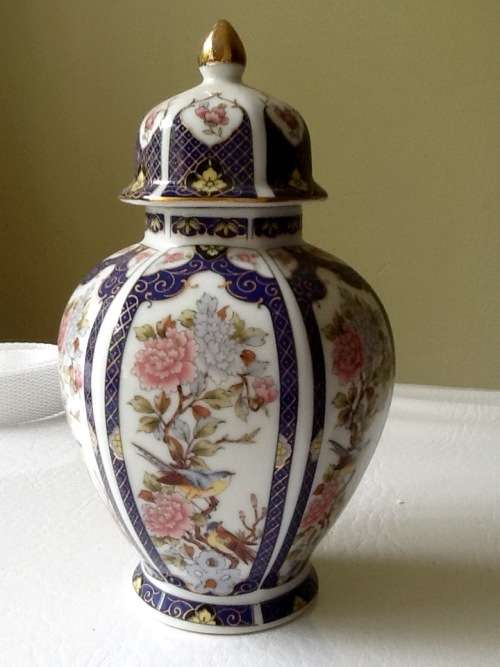 Oriental temple/ ginger jar with beautiful design