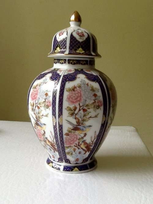Oriental temple/ ginger jar with beautiful design