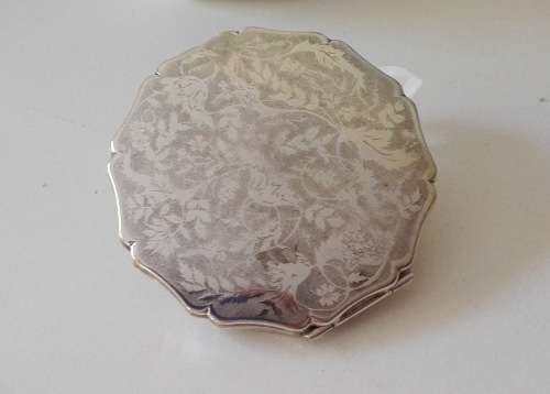 Stratton Ladies vintage powder compact