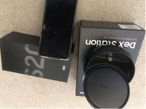 Samsung Galaxy S20 - Space Gray Dual + Free Samsung Dex Workstation