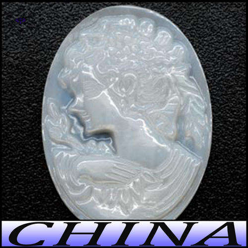 10.21 CT UNHEATED NATURAL MOTHER OF PEARL OVAL HAND CARVED CAMEO GEMSTONE.
