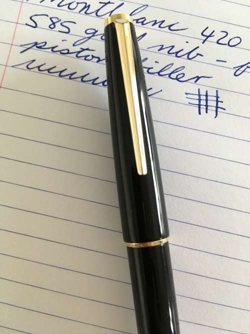 Vintage Montblanc fountain pen in black precious resin and gold