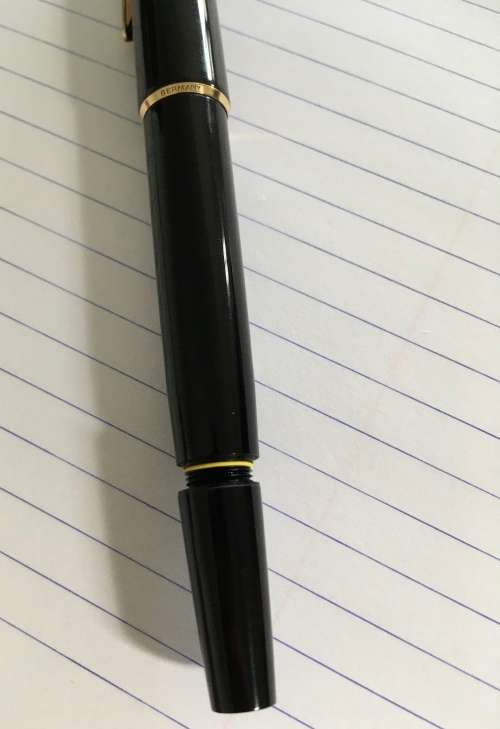 Vintage Montblanc fountain pen in black precious resin and gold