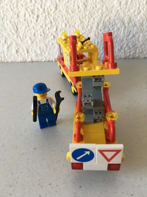 VINTAGE LEGO UTILITY REPAIR LIFT - 1989 SET