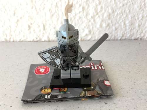 LEGO MINIFIGURE *KNIGHT* - SERIES 9