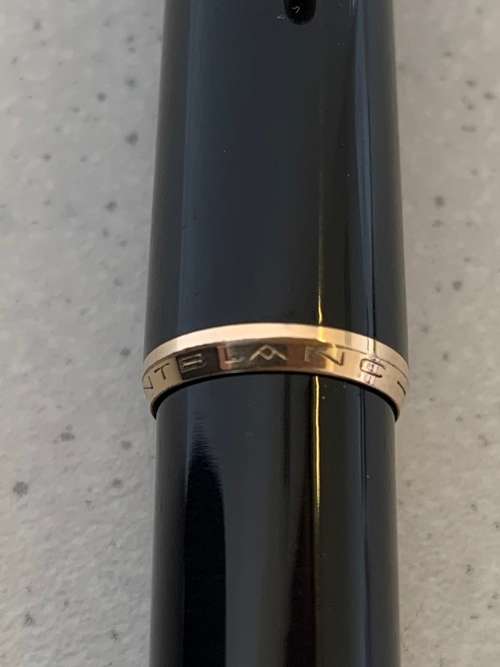 Beautiful Vintage 1960s Montblanc Black Precious Resin and Gold Nib Fountain Pen