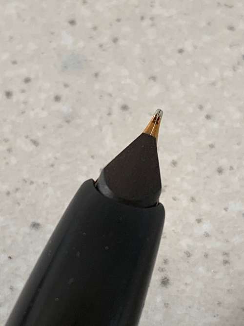 Beautiful Vintage 1960s Montblanc Black Precious Resin and Gold Nib Fountain Pen