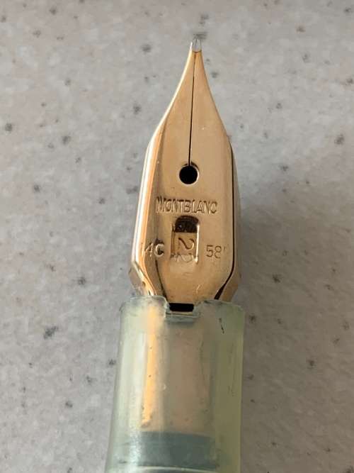 Beautiful Vintage 1960s Montblanc Black Precious Resin and Gold Nib Fountain Pen