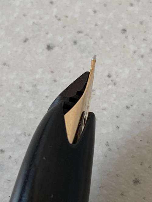 Beautiful Vintage 1960s Montblanc Black Precious Resin and Gold Nib Fountain Pen