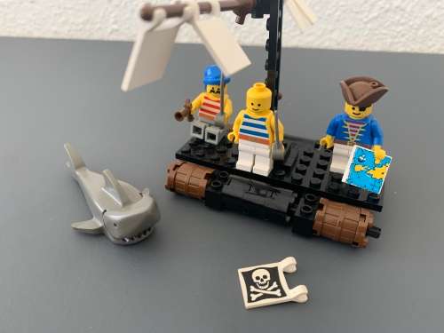 VINTAGE LEGO CASTAWAY CRAFT - 1989 SET