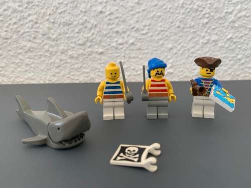 VINTAGE LEGO CASTAWAY CRAFT - 1989 SET