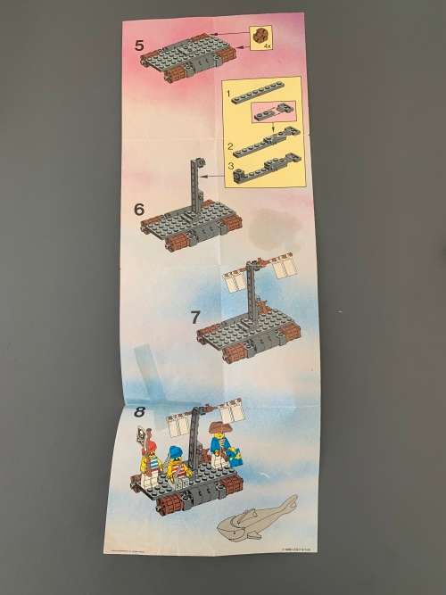 VINTAGE LEGO CASTAWAY CRAFT - 1989 SET