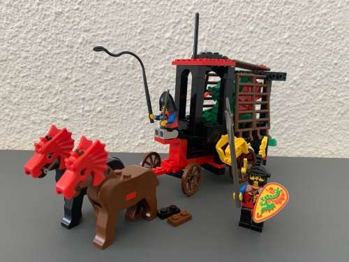VINTAGE LEGO DRAGON WAGON- 1993 SET